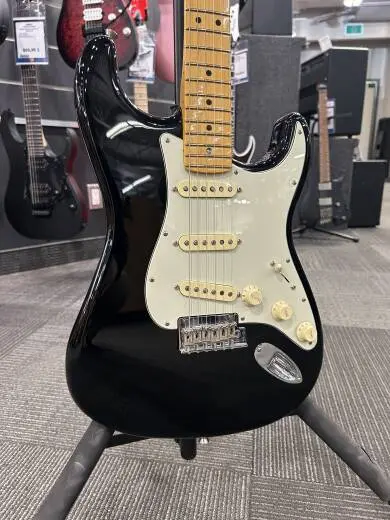 FENDER AM PRO II STRAT MN BLK